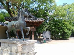藤森神社は学問・勝運と馬の神社