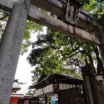 小さな神社で大きな満足…満足稲荷神社